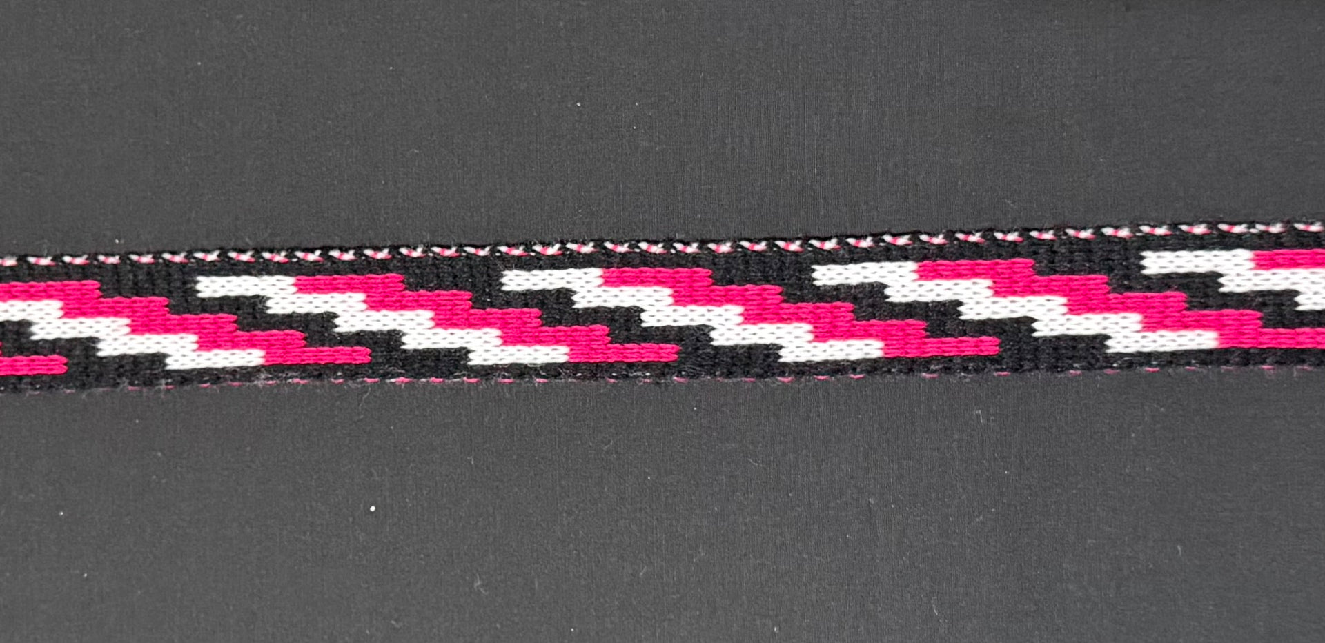 1inch Hot Pink and White Poutama Taniko Design Band