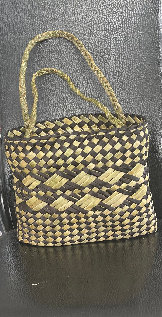 Flax Kete - Black and Natural