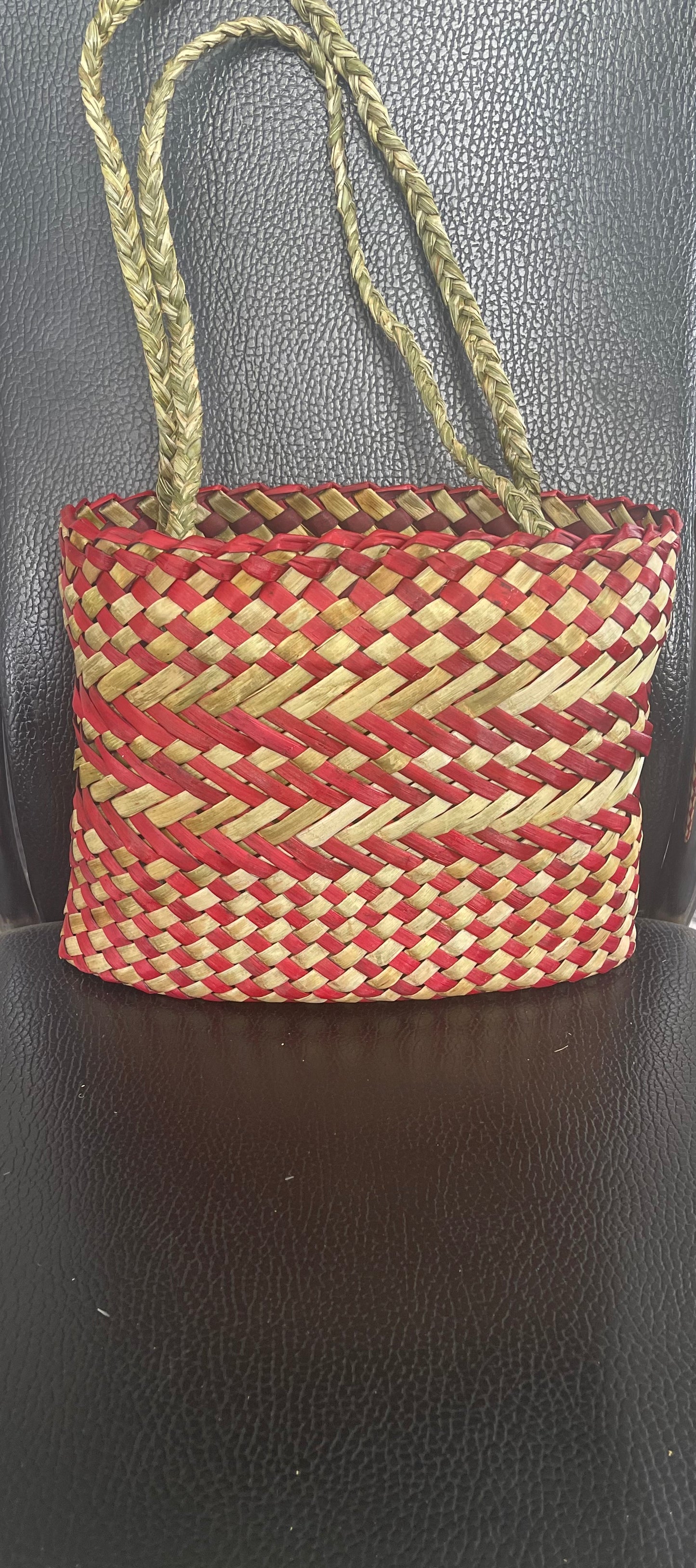 Flax Kete - Red and Natural
