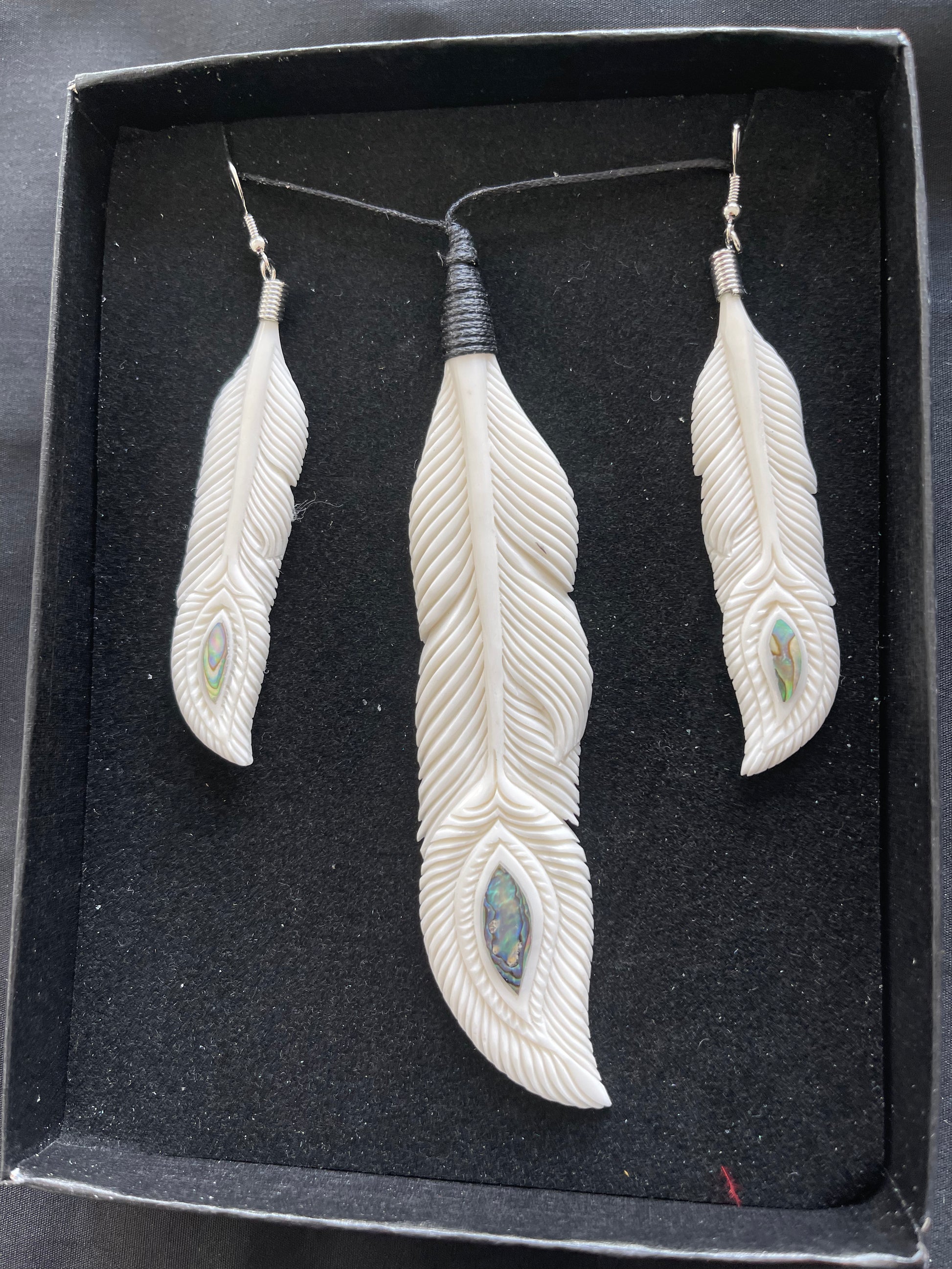 Bone White Feather Set - Bone Necklace & Earrings