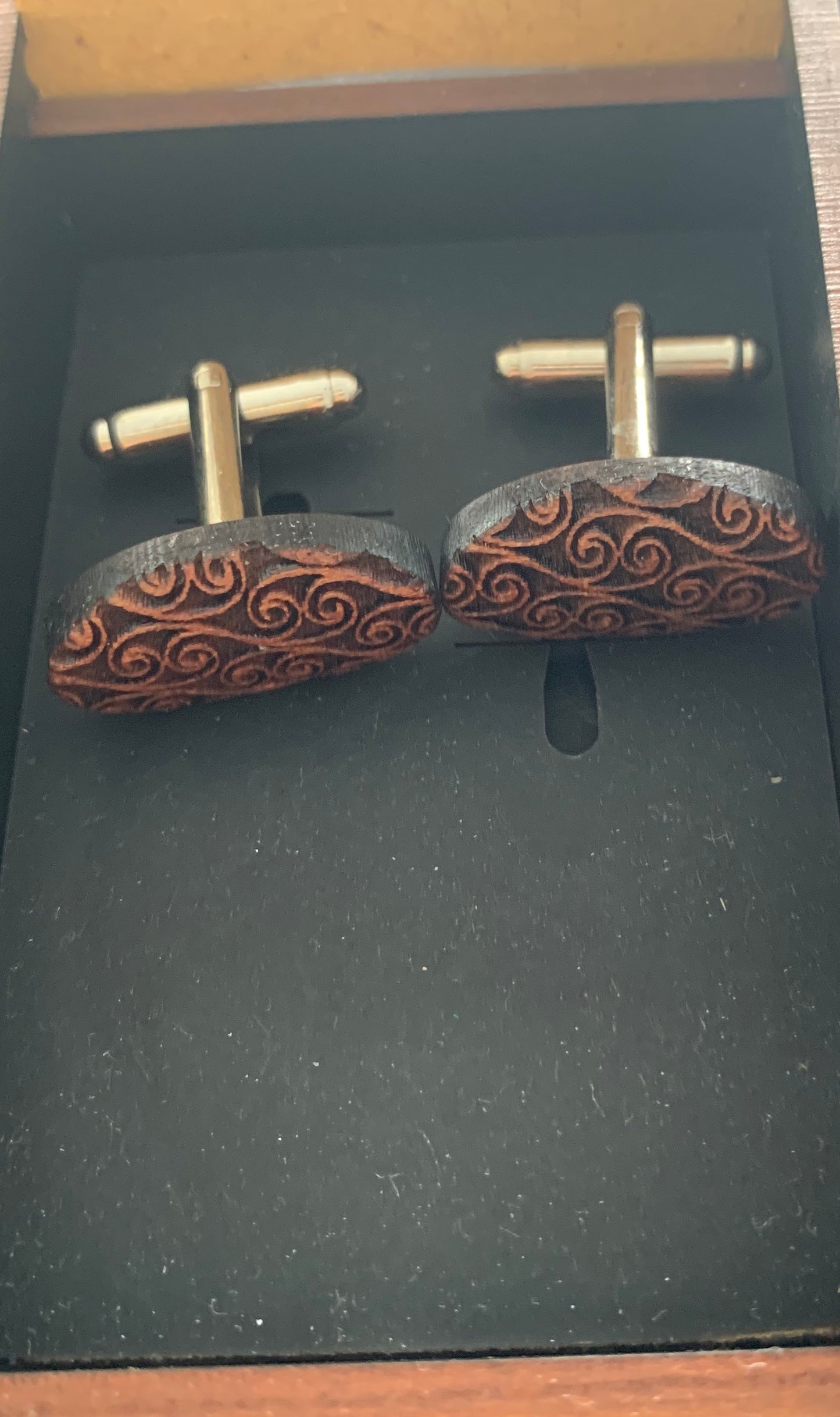 Oval Heartwood cuff links
