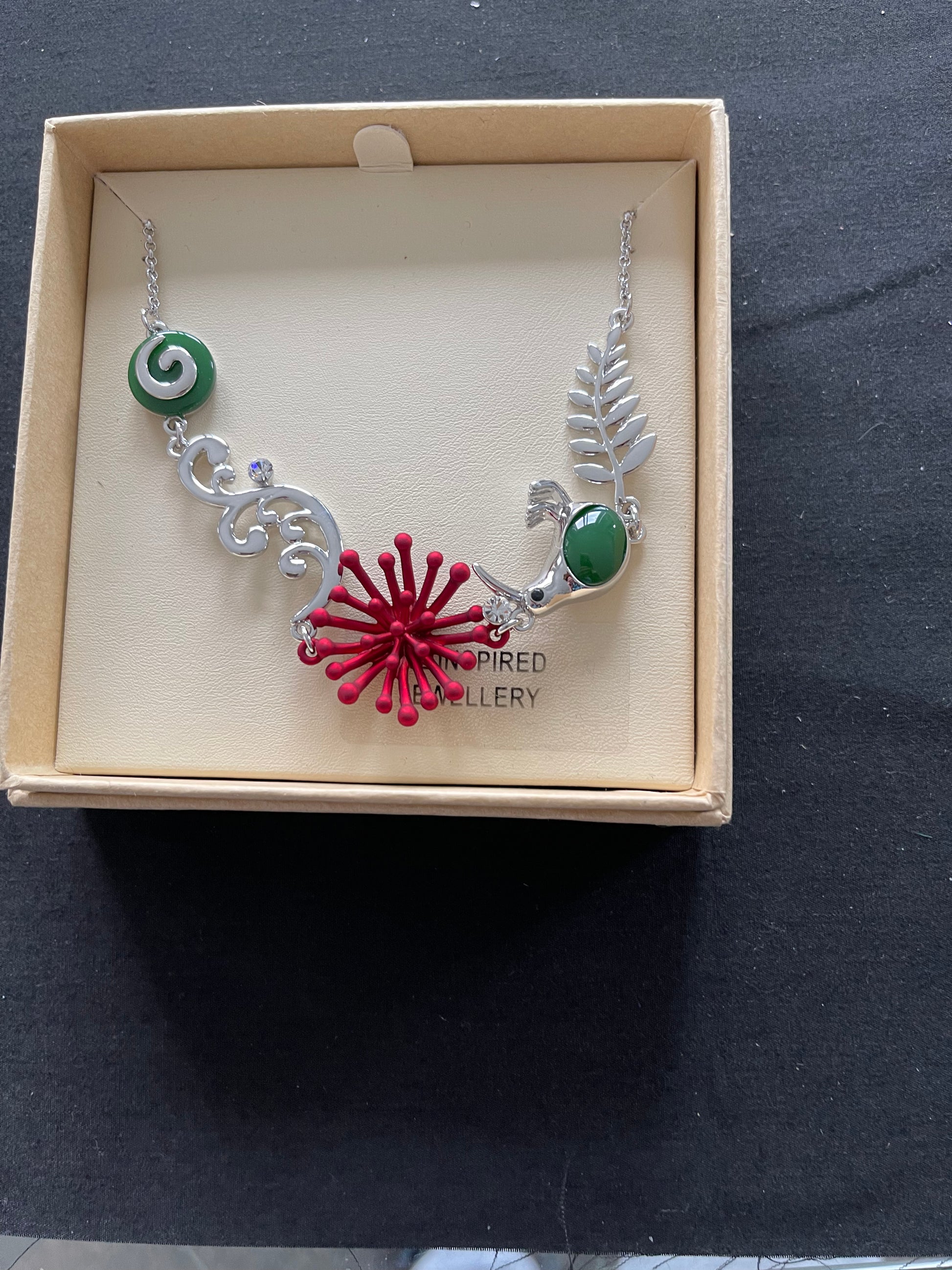 Puhutukawa Jade Necklace and Earrings